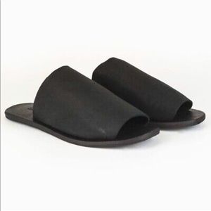 St. Agni Black Leather Yuka Slide Sandals